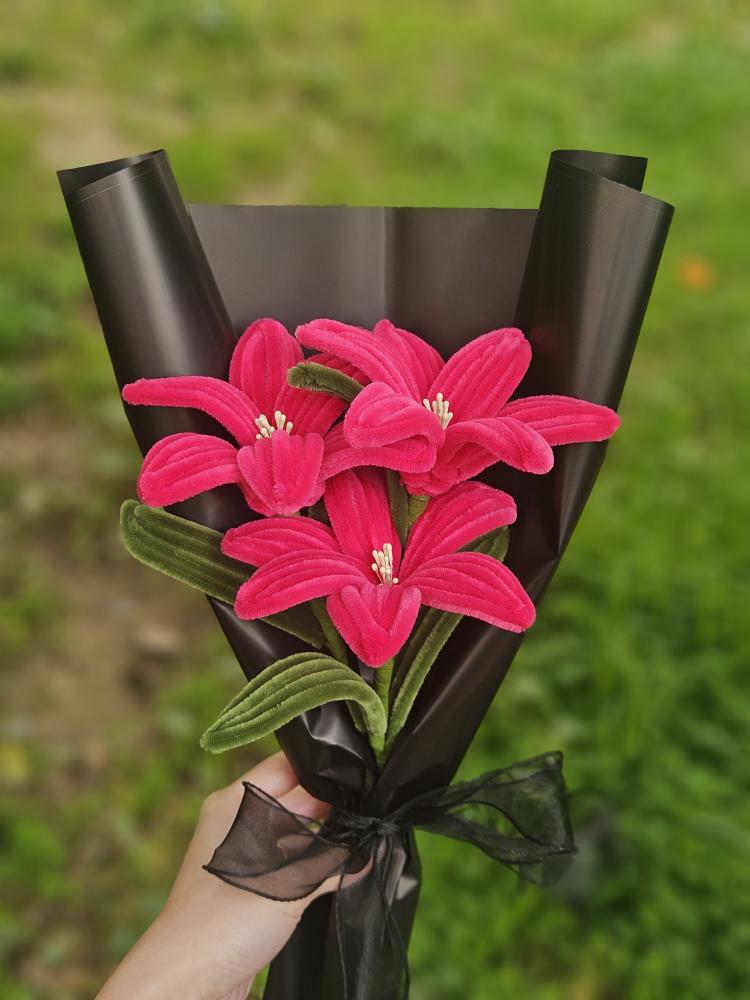 Everlasting Fuchsia Pink Lily Mini Bouquet