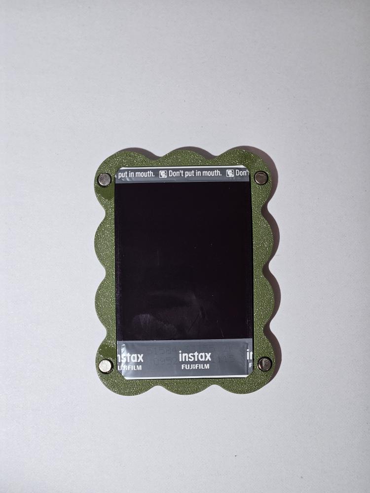 Fujifilm Instax Photo Holder with Magnets – 3D Printed Wavy Frame (Multiple Colors)