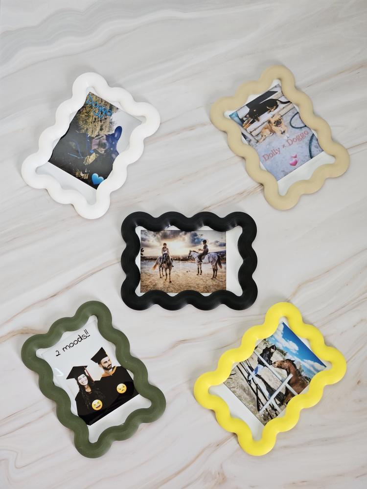Fujifilm Instax Photo Holder with Magnets – 3D Printed Wavy Frame (Multiple Colors)